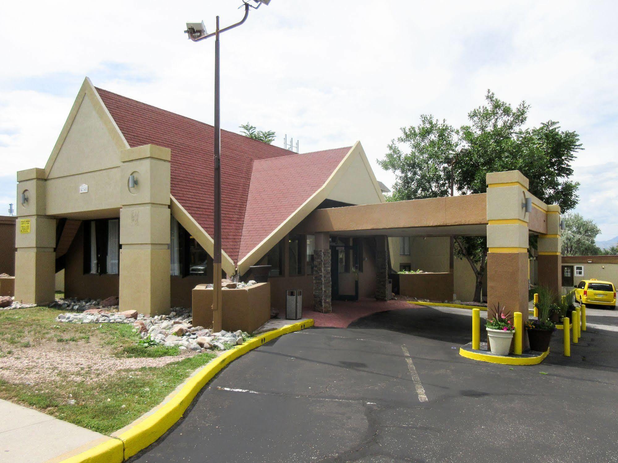 Rodeway Inn & Suites Denver Exterior photo