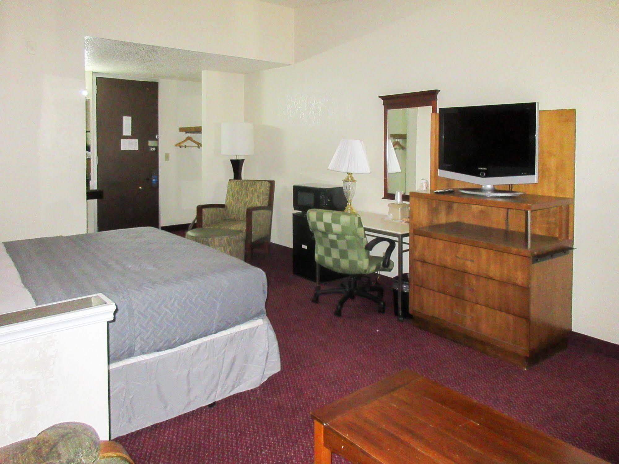 Rodeway Inn & Suites Denver Exterior photo
